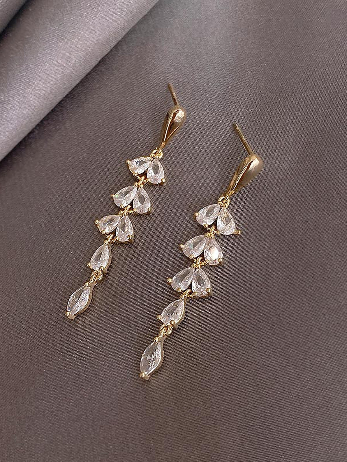 Rhinestone Decor Leaf Drop Earrings