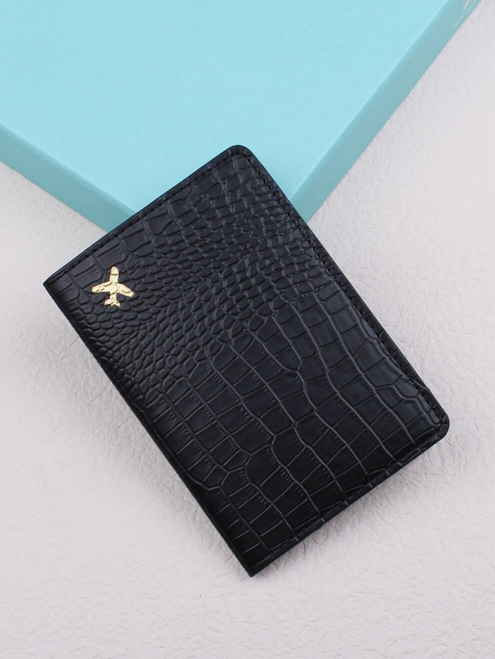 Minimalist Crocodile Embossed Passport Case Passport Holder Passport Wallet School Supplies School Stuff For School For Student Passport Cover Passport Bag For Travel For Holiday For Vacation Passport