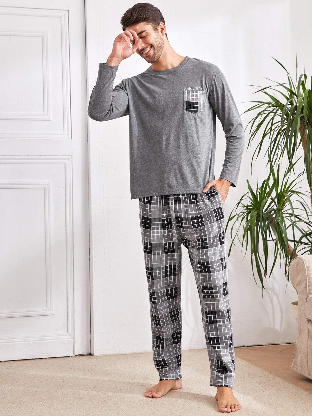 Men Plaid Pocket Tee & Pants Lounge Set