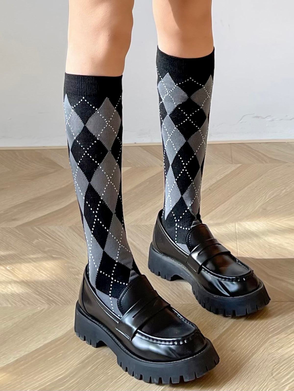 DAZY Rhombus Pattern Over The Calf Socks