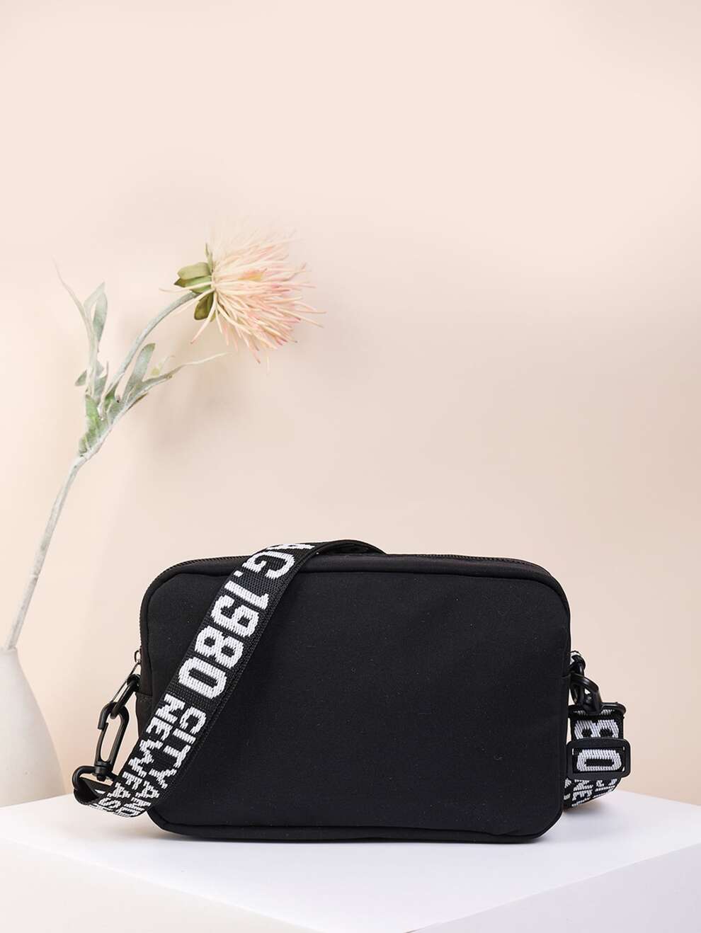 Belt Bag Fanny Pack Waist Bag: Fanny Pack Crossbody Bag Belt Bag for Women Fashion Waist Packs Waterproof Fanny Pack with Adjustable Strap Mini Letter Graphic Strap Dome Bag