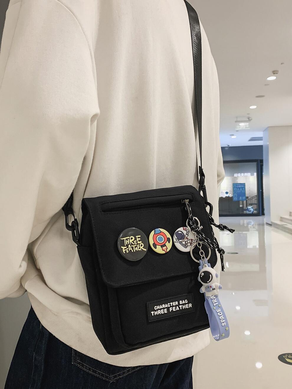 High School Students University Freshman Multifunctional Sling Bag Shoulder Bag Casual Bag Mini Men Cartoon Badge Decor Crossbody Bag, Handbag Schoolbag For Travel,College,Outdoors,Sports,Commute Blac