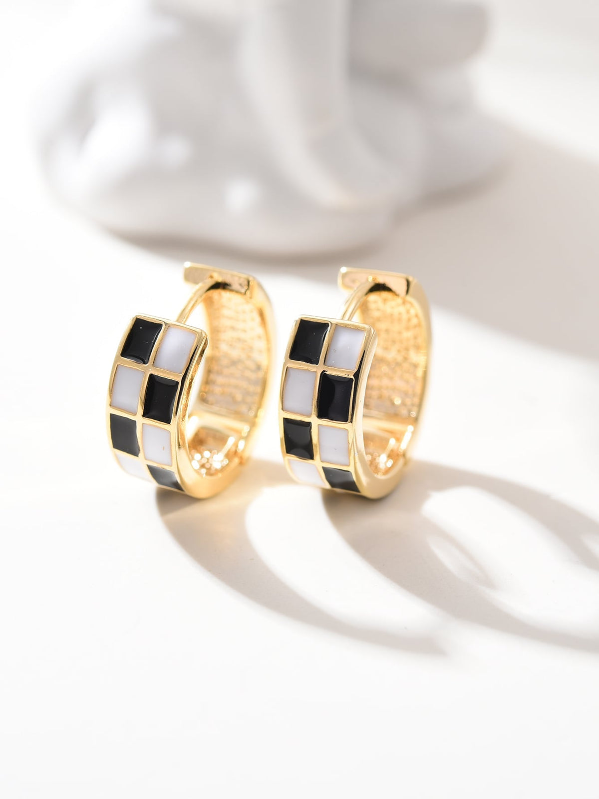 1pair Trendy Checkerboard Patterned Earrings, Made Of 0.03μm Thick Copper Plated With 14K Gold