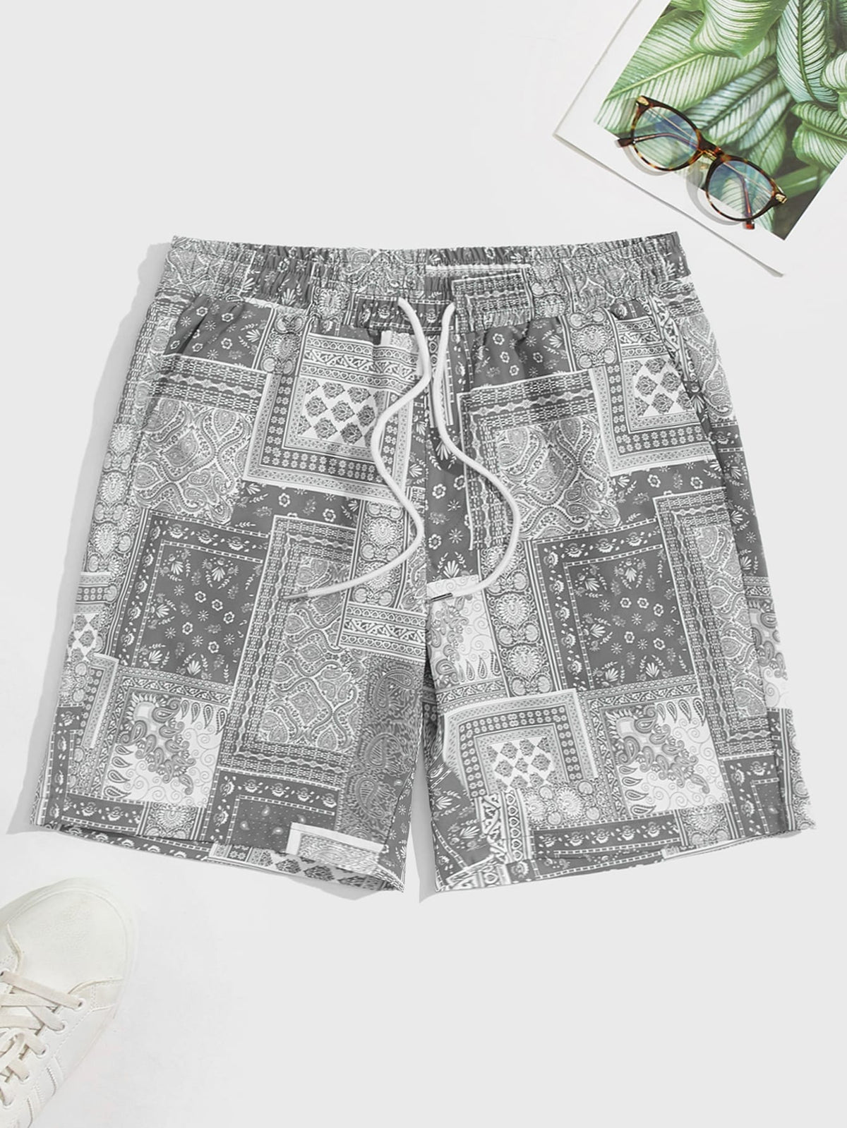 Manfinity RSRT Loose Fit Men's Drawstring Waist Paisley & Patchwork Print Shorts