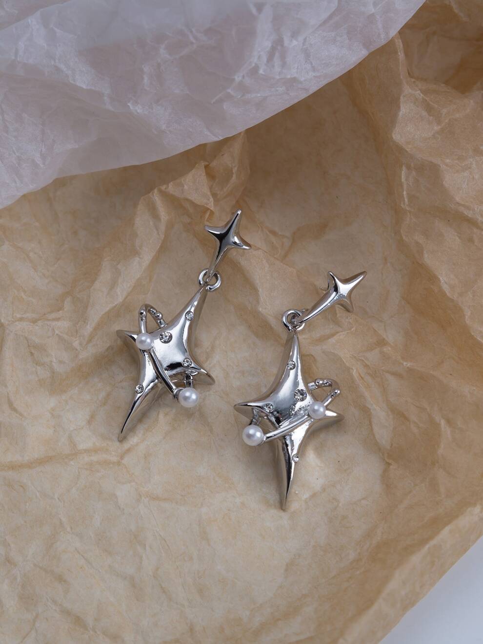 Rhinestone Detail Star Drop Earrings