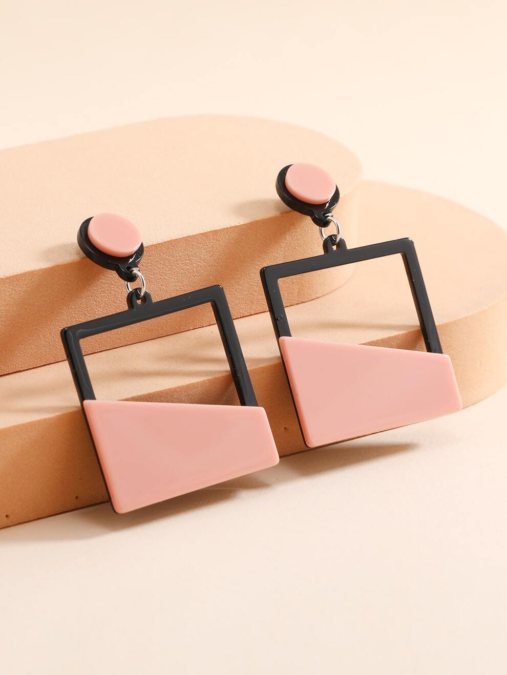 Hollow Out Geo Drop Earrings