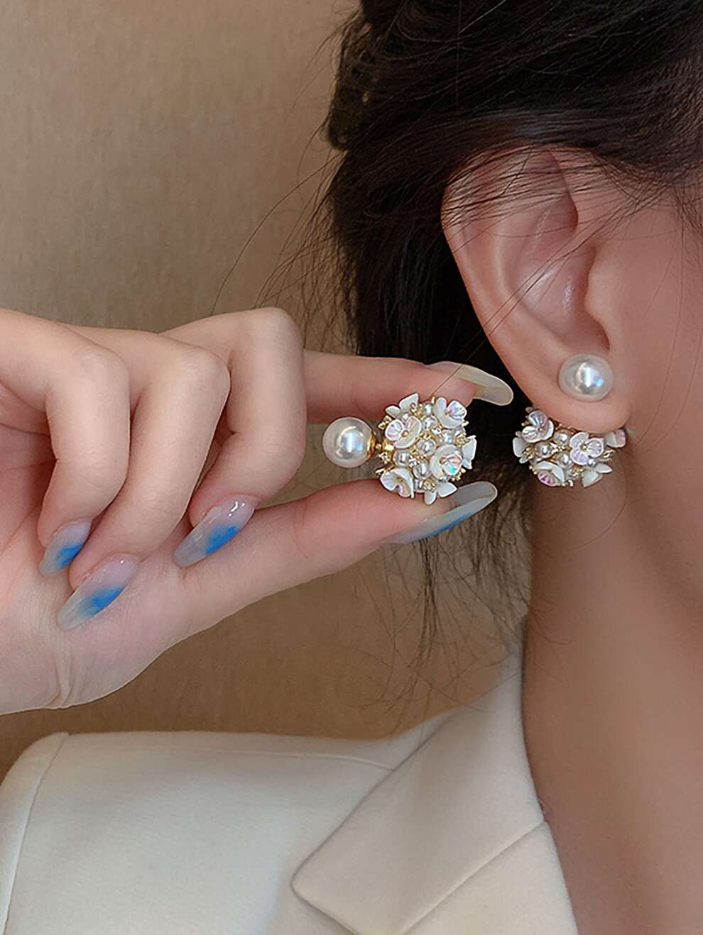 2pcs Faux Pearl Flower Stud Earrings