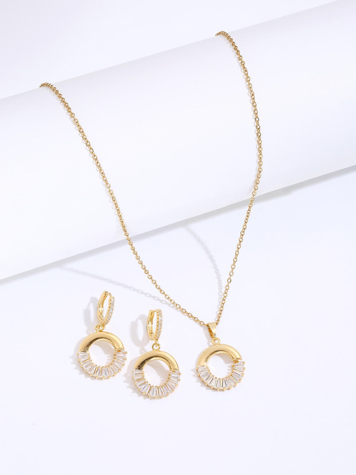 3pcs Cubic Zirconia Decor Round Pendant Jewelry Set