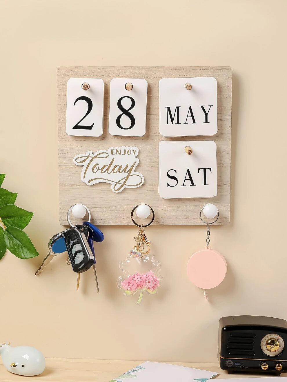 Wooden Wall Hook With Calendar