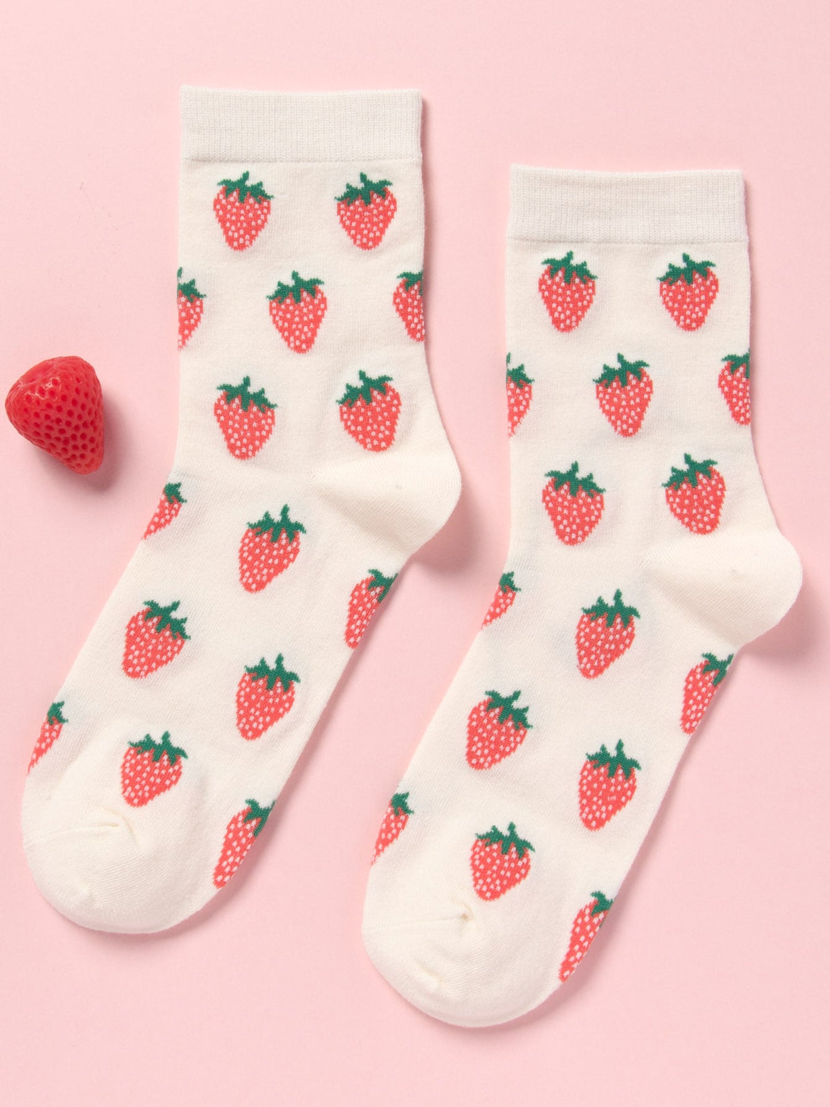 Fashionable Mid-calf Socks With Strawberry Jacquard Pattern