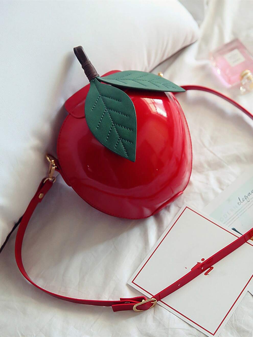 Cute Apple Shaped Crossbody Bag, Fashion Cartoon Shoulder Bag, Mini Creative Coin Purse Mini Cartoon Apple Design Novelty Bag VALICLUD Apple handbag- Apple crossbody bag- Funky unique handbag- Vegan h