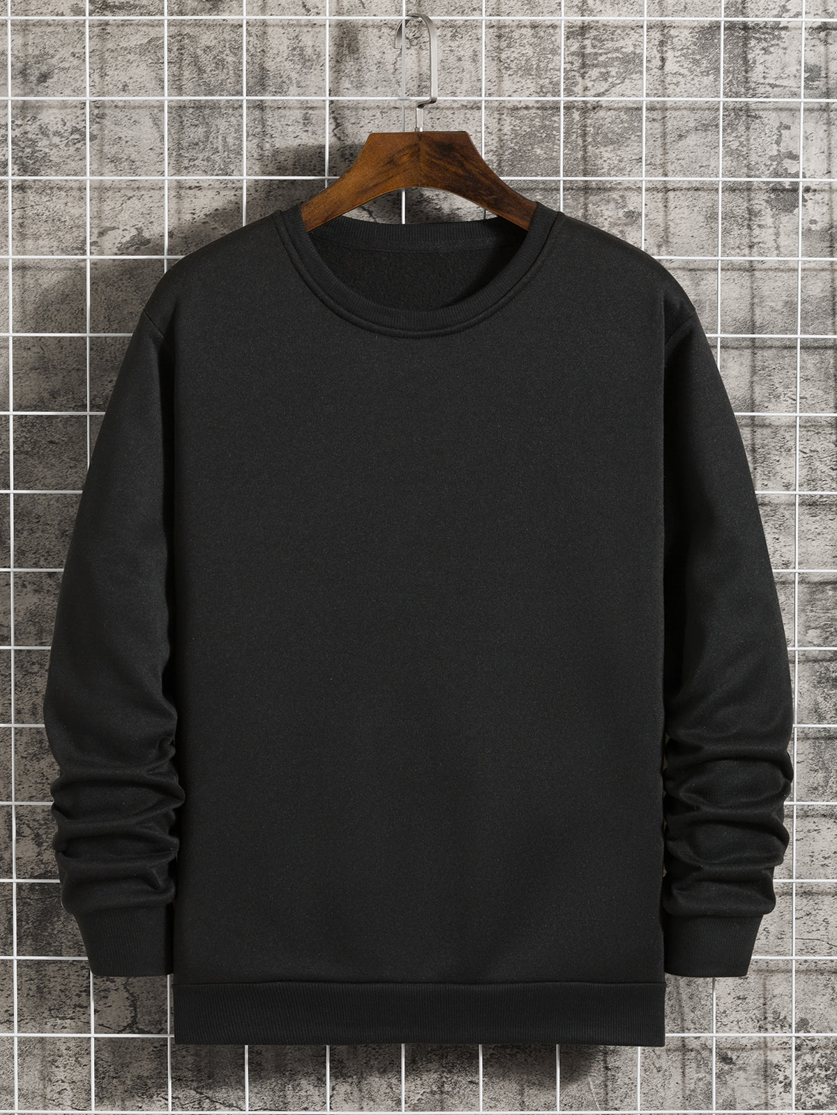 Men Solid Thermal Lined Sweatshirt