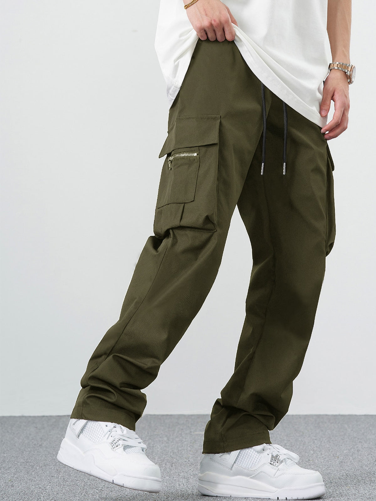 Manfinity EMRG Loose-Fit Men's Cargo Pants With Drawstring Waist