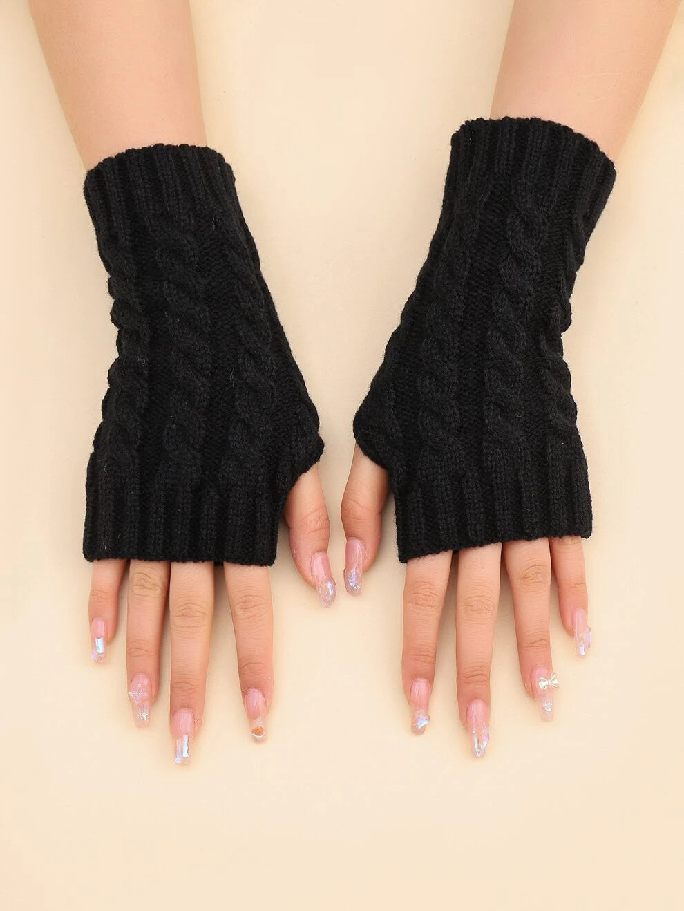 Short Full Twist Black Fingerless Gloves