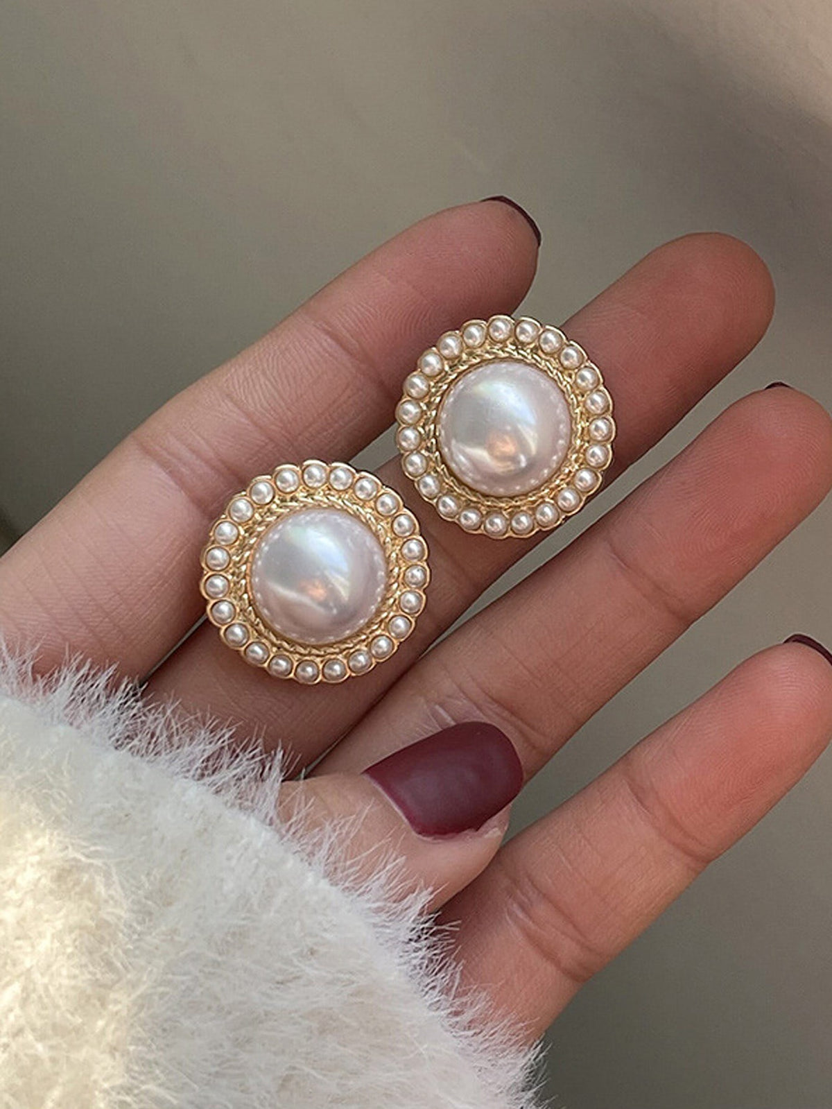 Faux Pearl Decor Stud Earrings