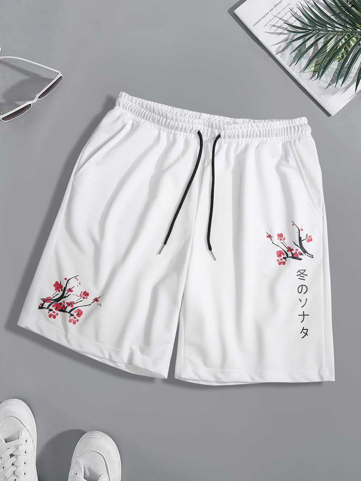 Manfinity Hypemode Men Floral & Japanese Letter Graphic Drawstring Waist Shorts