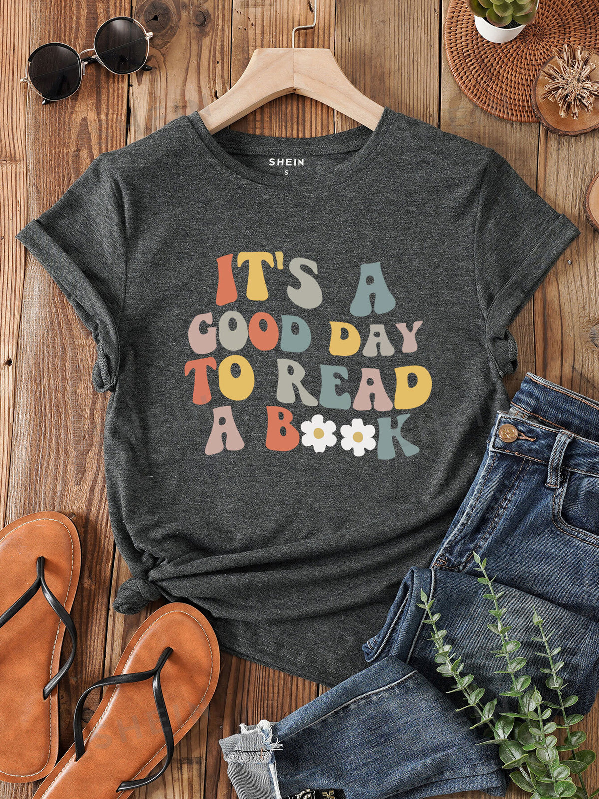 SHEIN LUNE Floral And Slogan Graphic Tee IT'S A GOOD DAY TO READ A BOOK