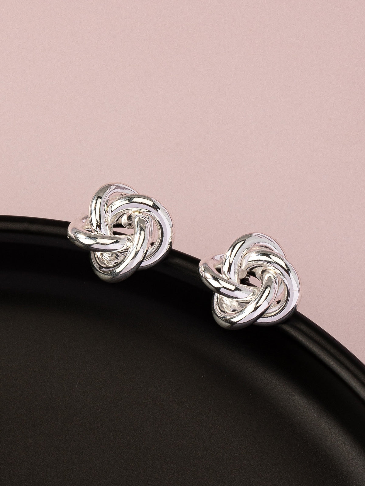 1pair Fashionable Minimalist Versatile Metal Twisted Flower Ear Studs