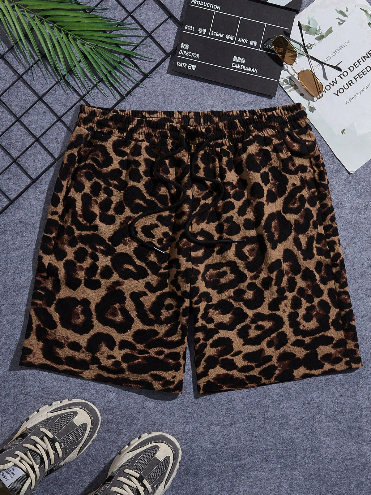 Manfinity Homme Men Leopard Print Drawstring Waist Shorts