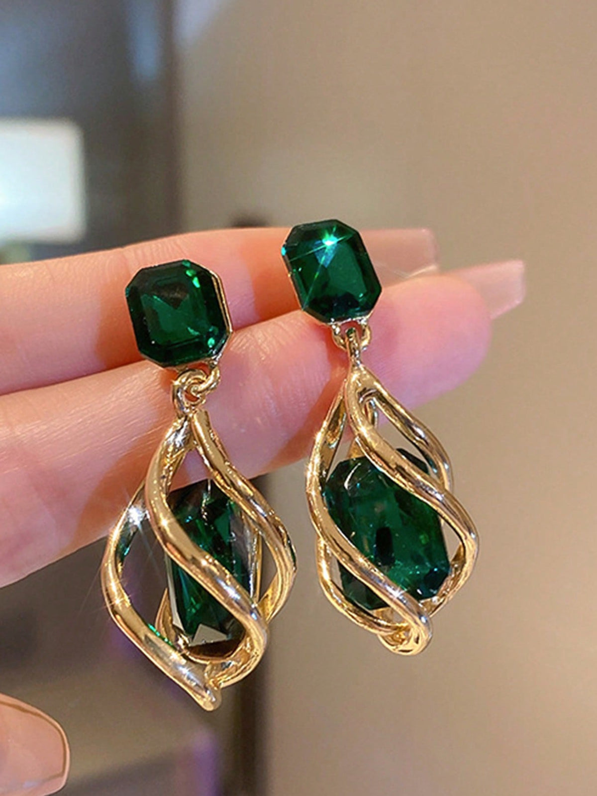 2pcs Creative Asymmetrical Oval Green Watercolor Eardrops