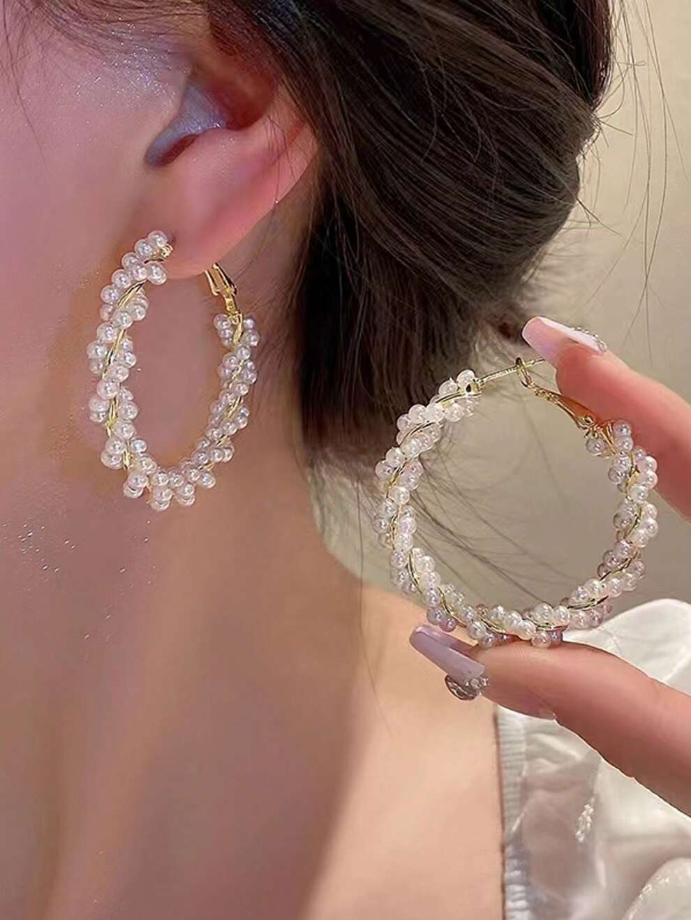 2023 New Arrival High-End Luxury Faux Pearl Hoop Earrings With Unique Design And Sense Of Style For Women