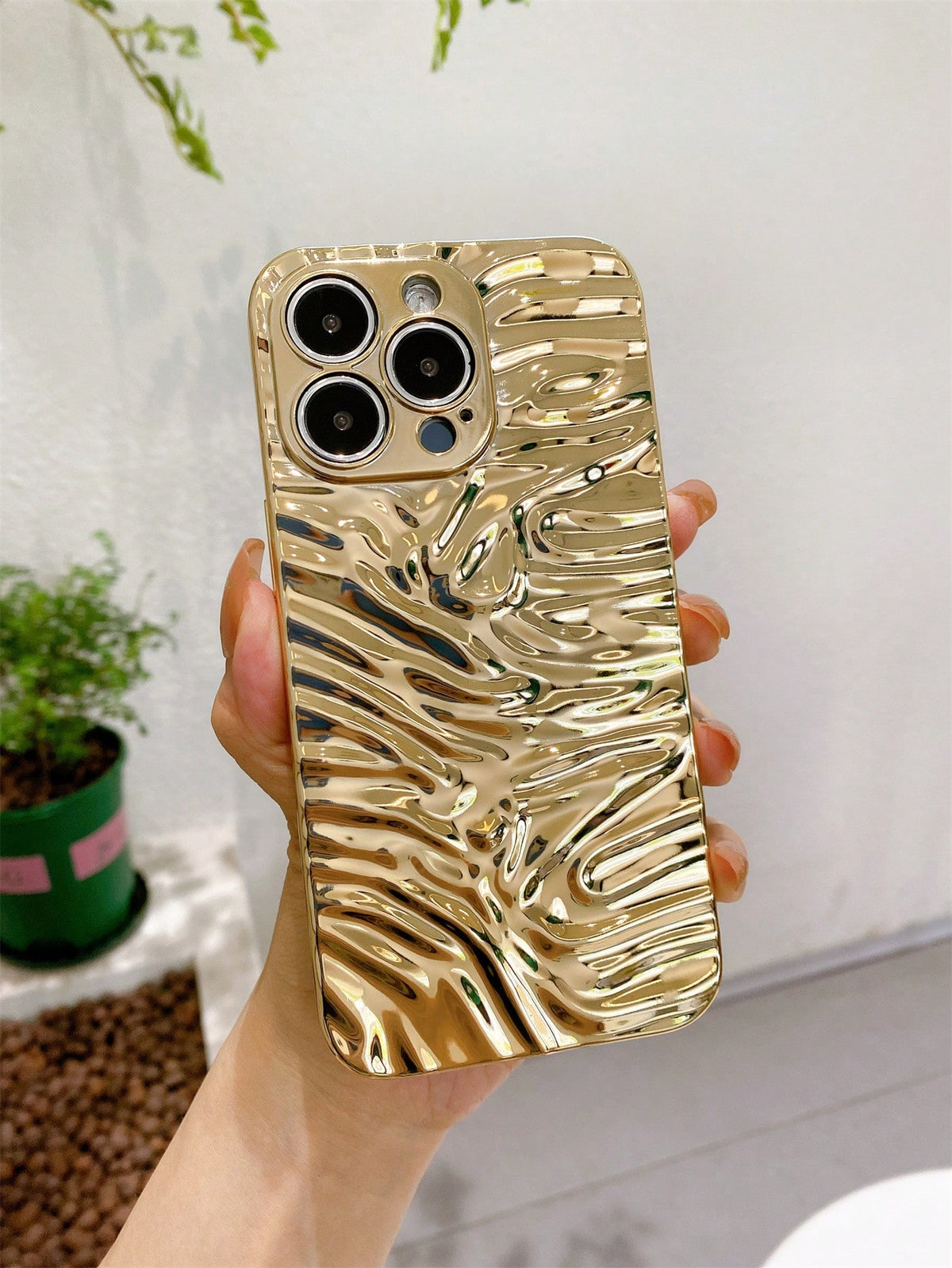 Metallic Electroplated Wavy TPU Soft Protective Phone Case, Anti-Slip, Anti-Fingerprint, Scratch-Resistant, Compatible With IPhone