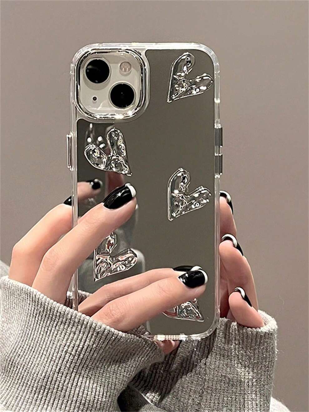 1pc Silver Metallic Mirror Case With 5 Heart Details Compatible With IPhone And Samsung Mobile Phones