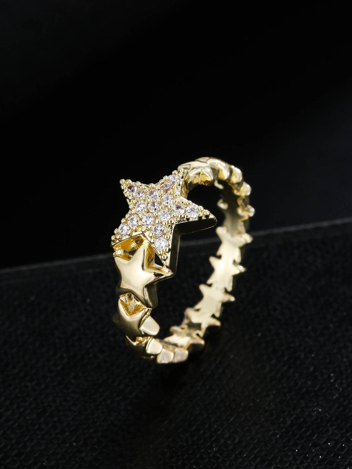 Fashionable and Popular Men Rhinestone Star Decor Ring Copper Punk Hip Pop Style for Jewelry Gift and for a Stylish Look