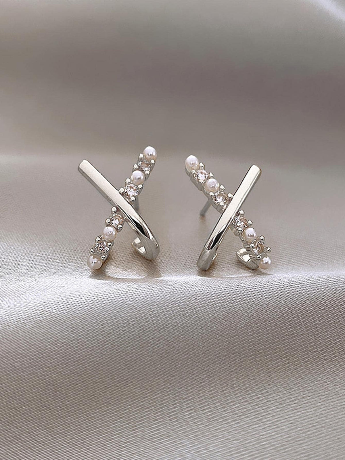 1pair Exquisite Elegant Personalized Cross Design Earrings With Rhinestone Inlay, Suitable For Ladies' Daily Casual Wear, Zinc Alloy