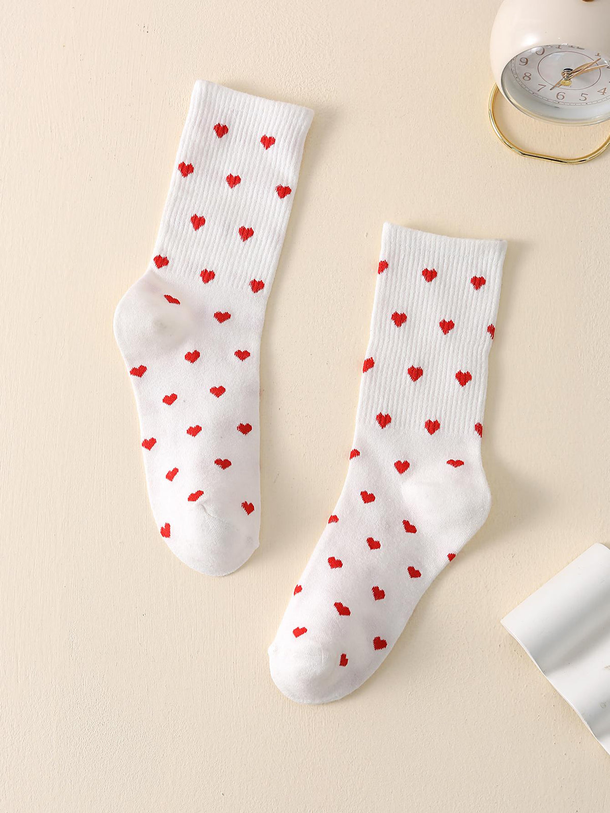 1pair Women Heart Pattern Fashion Crew Socks For Daily Life