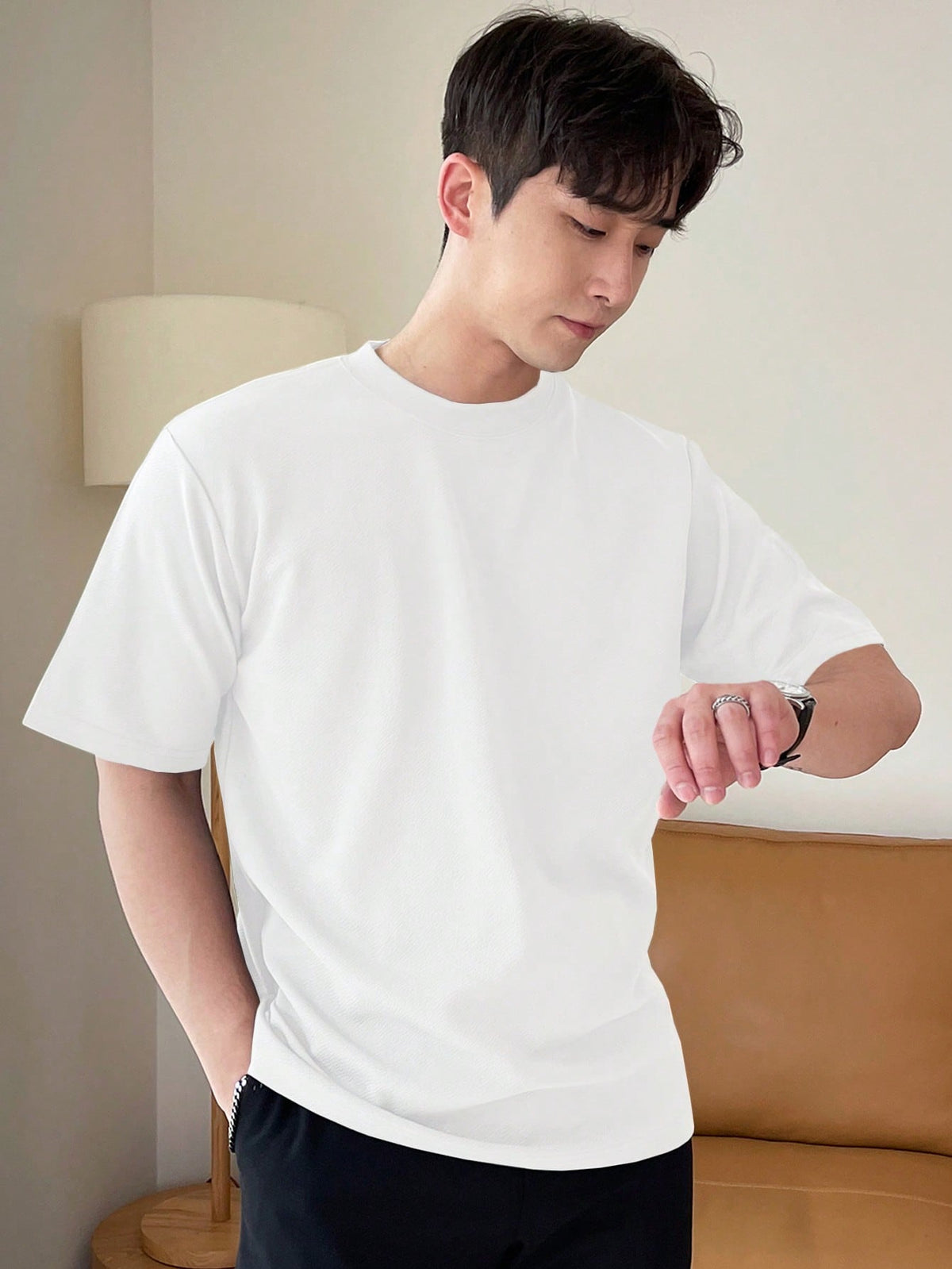 DAZY Men Solid Round Neck Tee