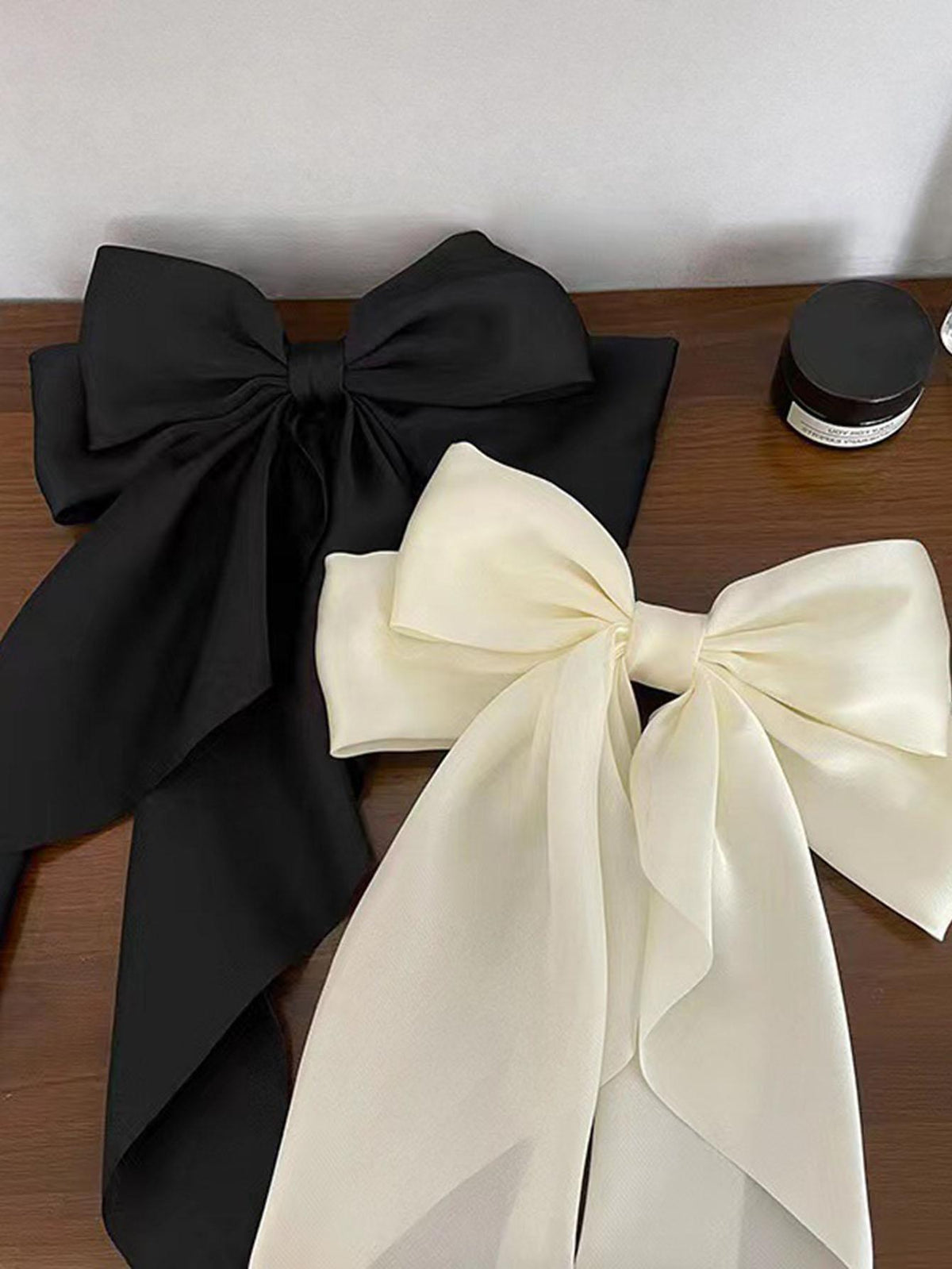 3pcs Women's Satin Bow Ribbon Hair Clips, These Bow Ribbon Hair Clips Never Go Out Of Fashion, With Strong Three-Dimensional Sense And Swinging Ribbon For A Great Atmosphere. They Are Suitable For Dai