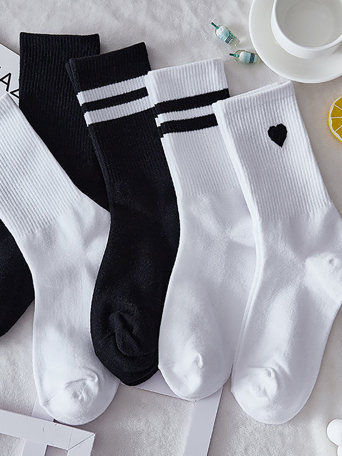 JORD.DESIGNS Artist Girlcore 3pairs Fashionable Mid-Calf Socks With Letter Pattern