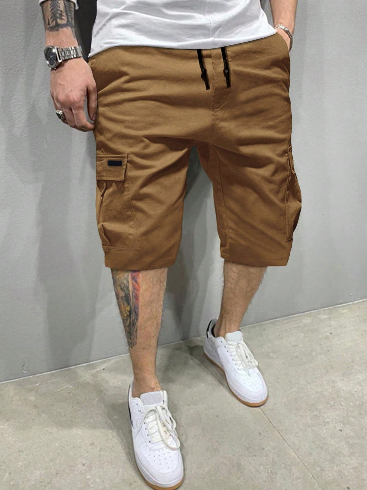 Manfinity Hypemode Men Flap Pockets Drawstring Cargo Shorts