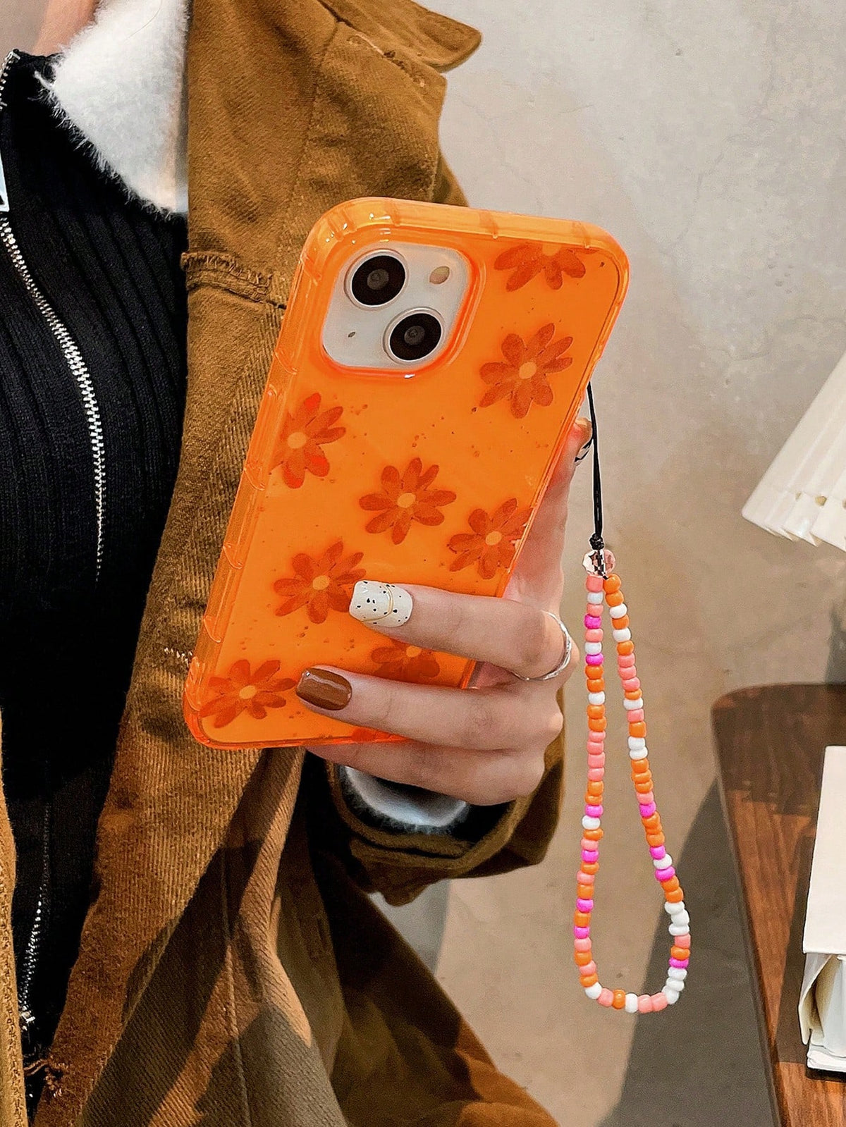 With Phone Charm Flower 1pc Daisy Pattern Phone Case With Shockproof Tpu Soft Cover, Comes With A Handheld Beaded Chain, Compatible With Iphone 15 Pro Max /11/12/13/14