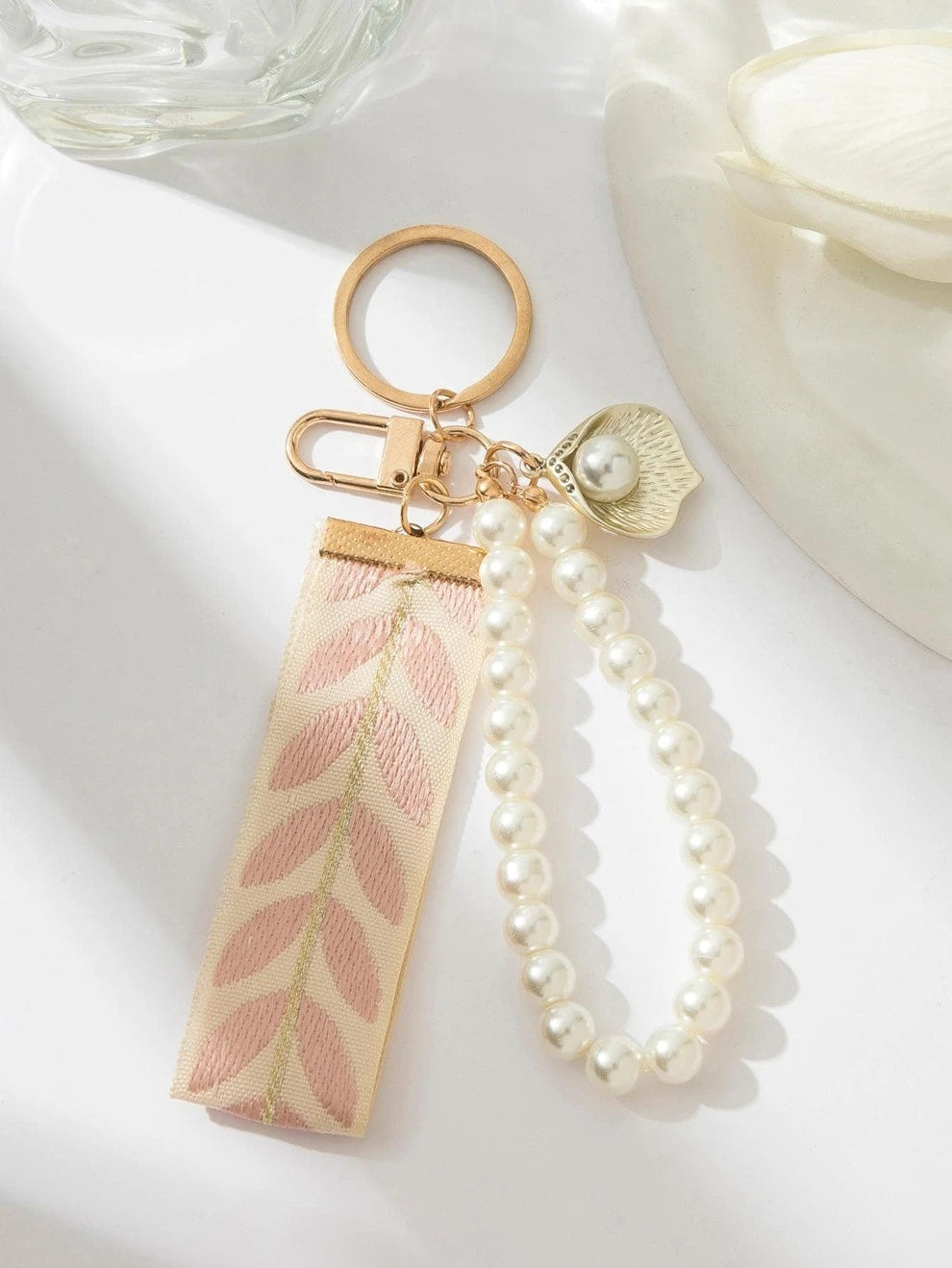 1pc Fabric Pearl Embellished Keychain For Women