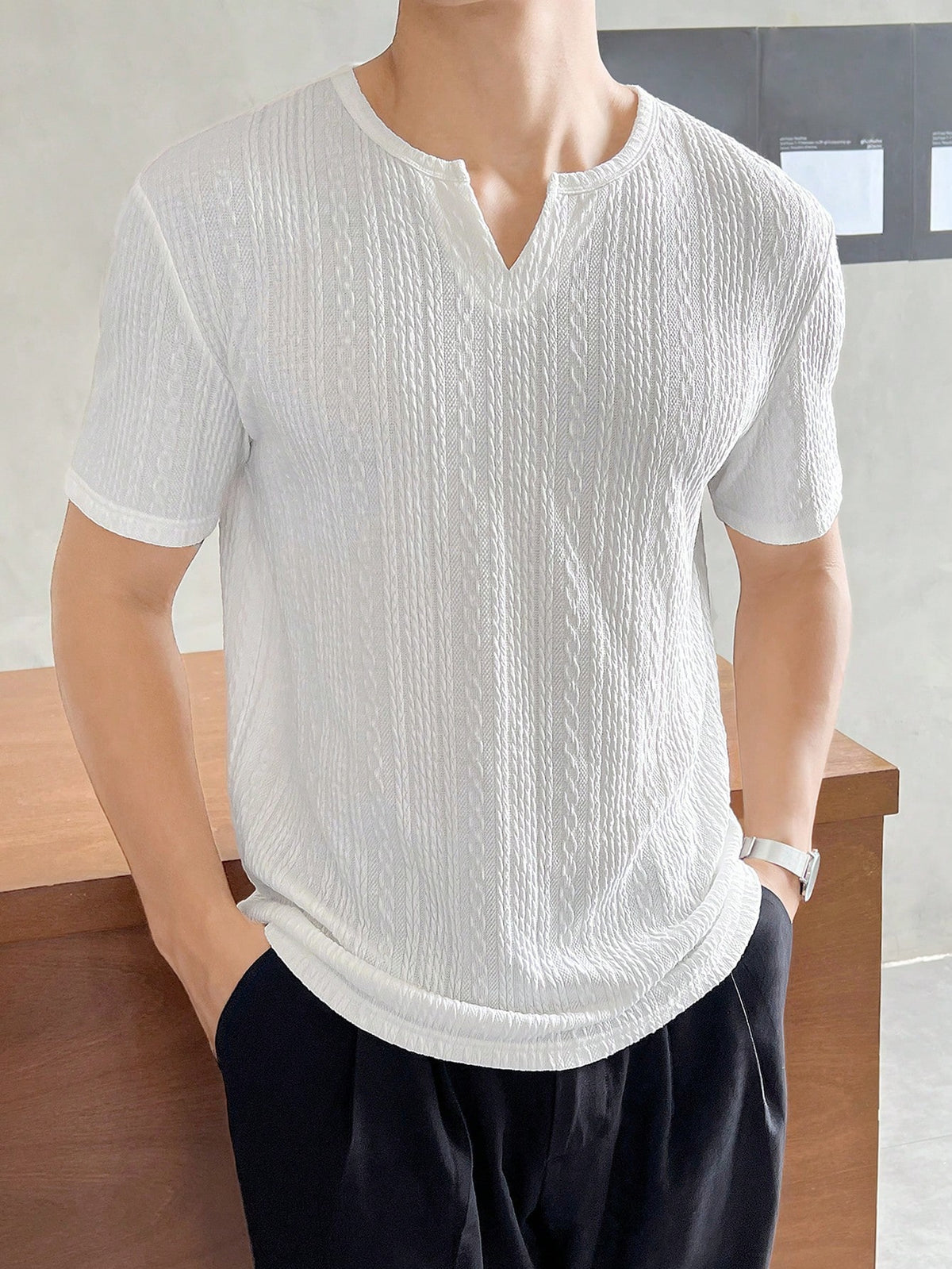 Manfinity Hypemode Men's Summer Solid Color Knitted Short Sleeve Casual T-Shirt With V-Neck