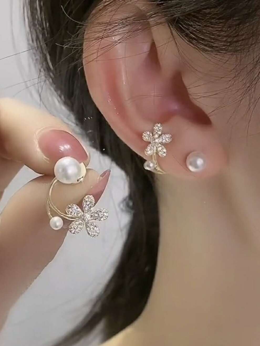 1pair Bohemian Style Fashionable Silver Flower & Faux Pearl Decor Women's Elegant Stud Earrings, Perfect For Gift, Date, Wedding & Party