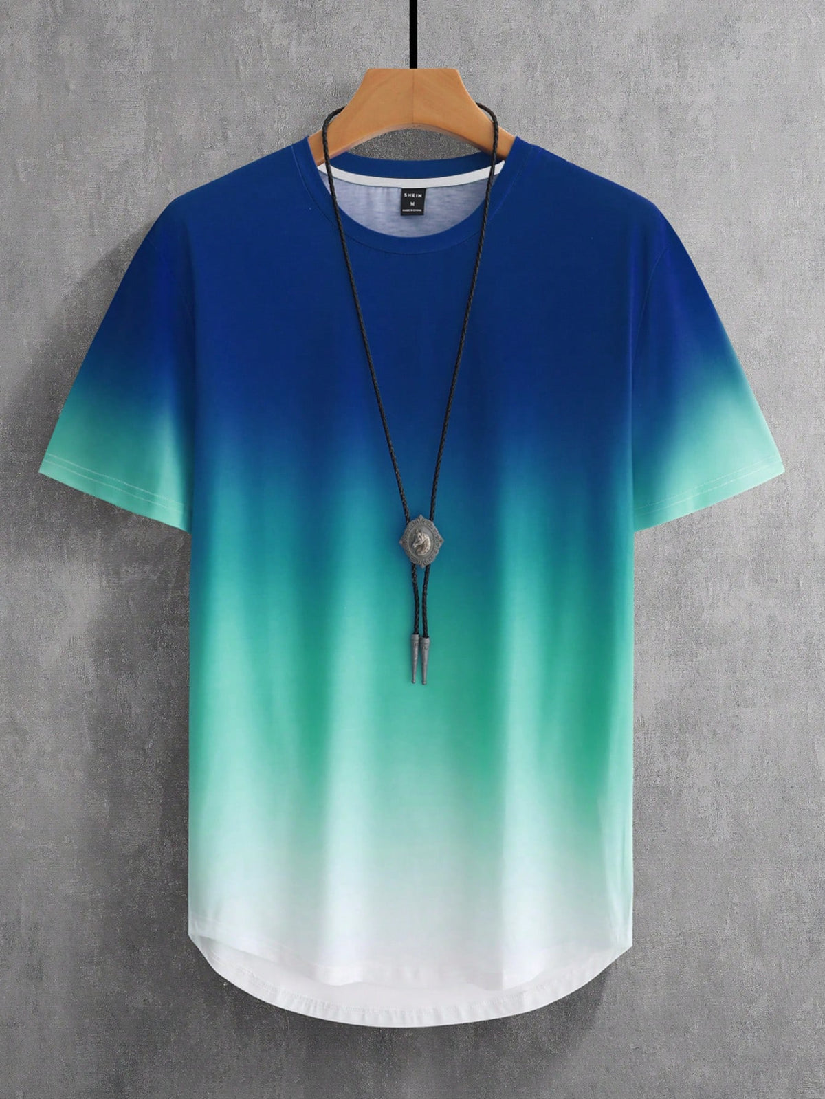 Manfinity Homme Men Ombre Curved Hem Tee Without Necklace