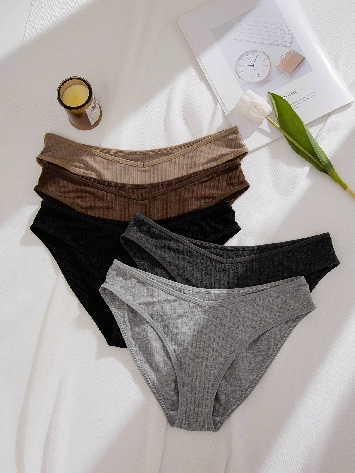 Solid Color Comfortable Triangle Panties With Ribbed Detail