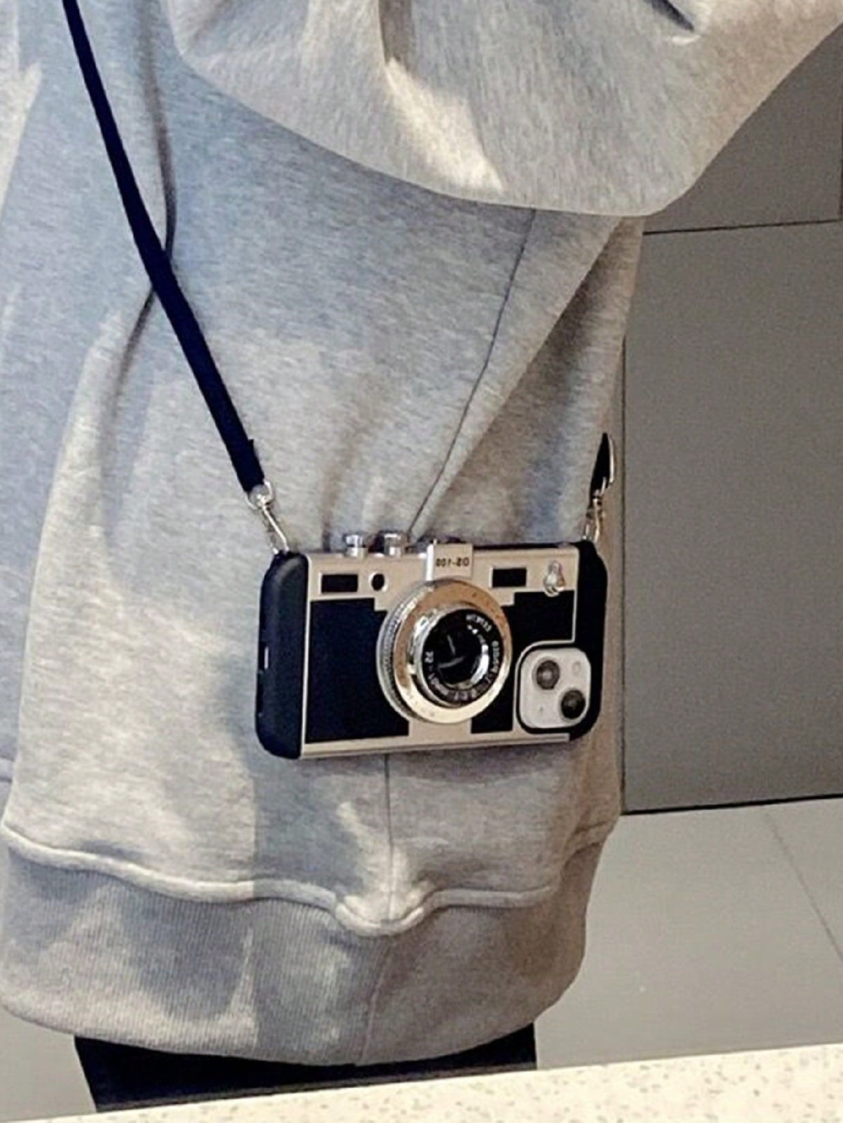 1pc Vintage 3D Camera Design Anti-Drop Crossbody Neck Strap TPU+PC Phone Case Compatible With Apple