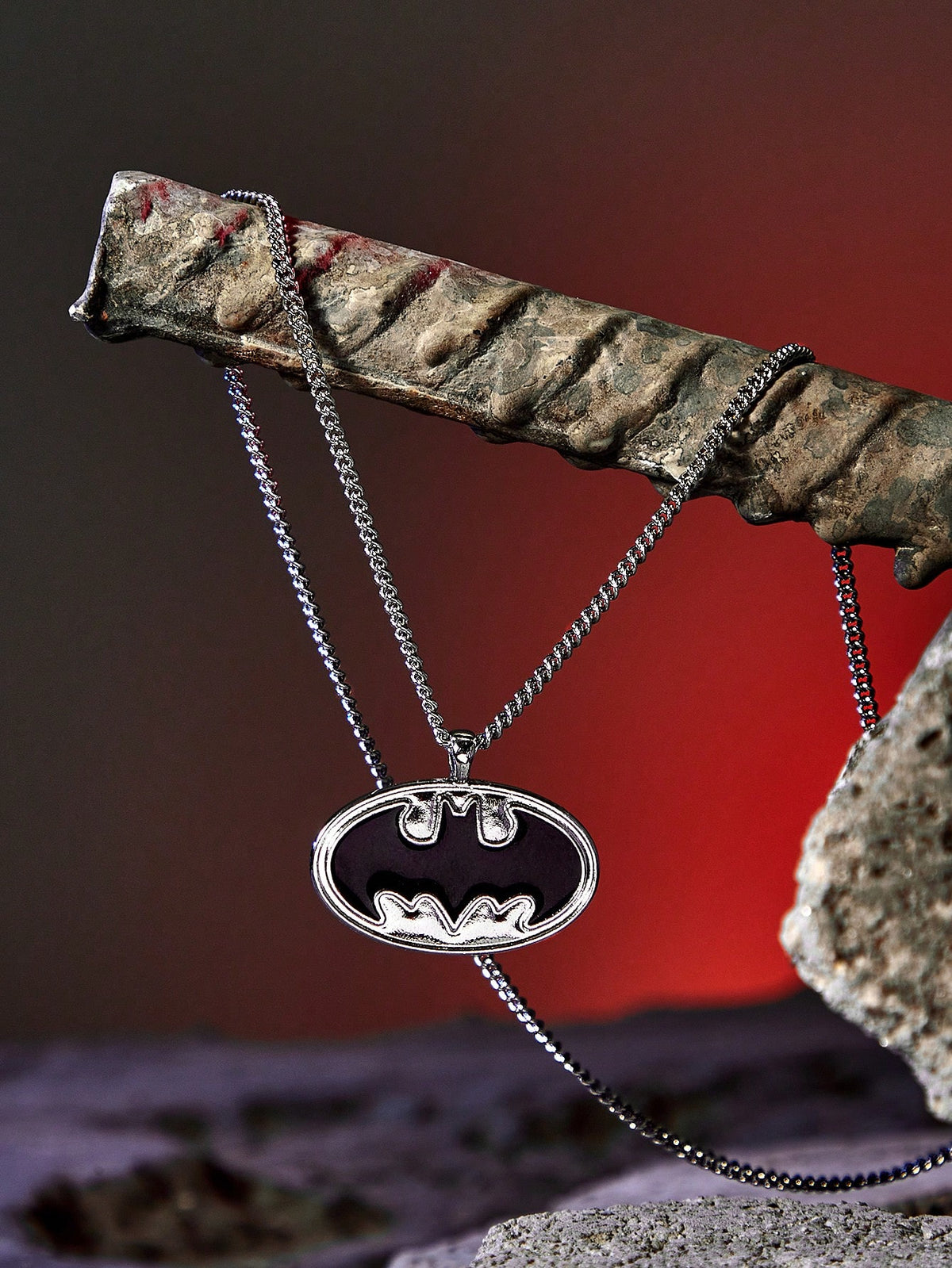 BATMAN X SHEIN Silver Bat Shaped Pendant Necklace