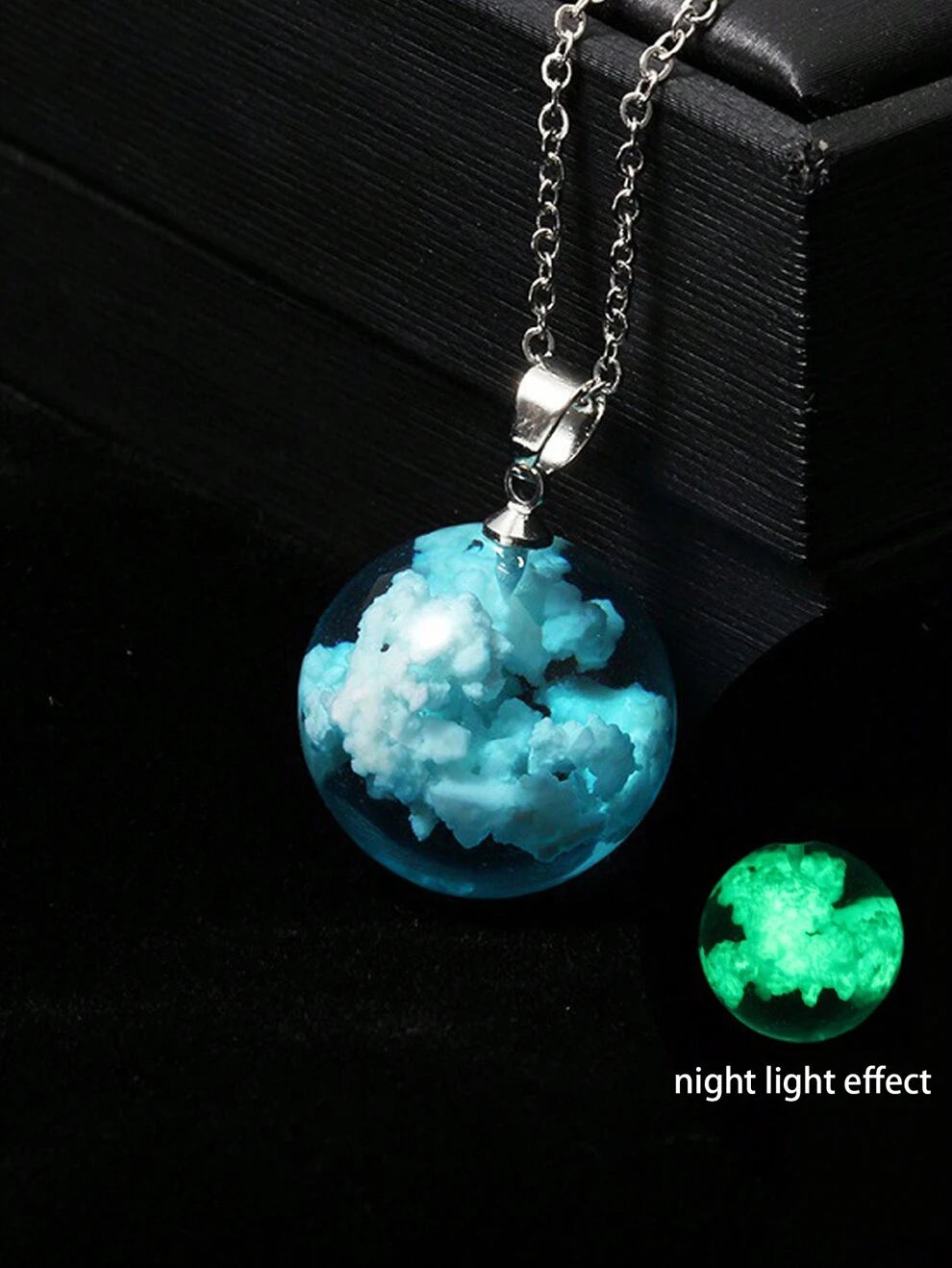 1 Piece Of Blue Sky And White Clouds Necklace, Transparent Round Necklace, Resin Material, Creative Cloud Pendant, Suitable For Women's Daily Wear Jewelry,Men Necklace,Long Necklace,Personalized Neckl