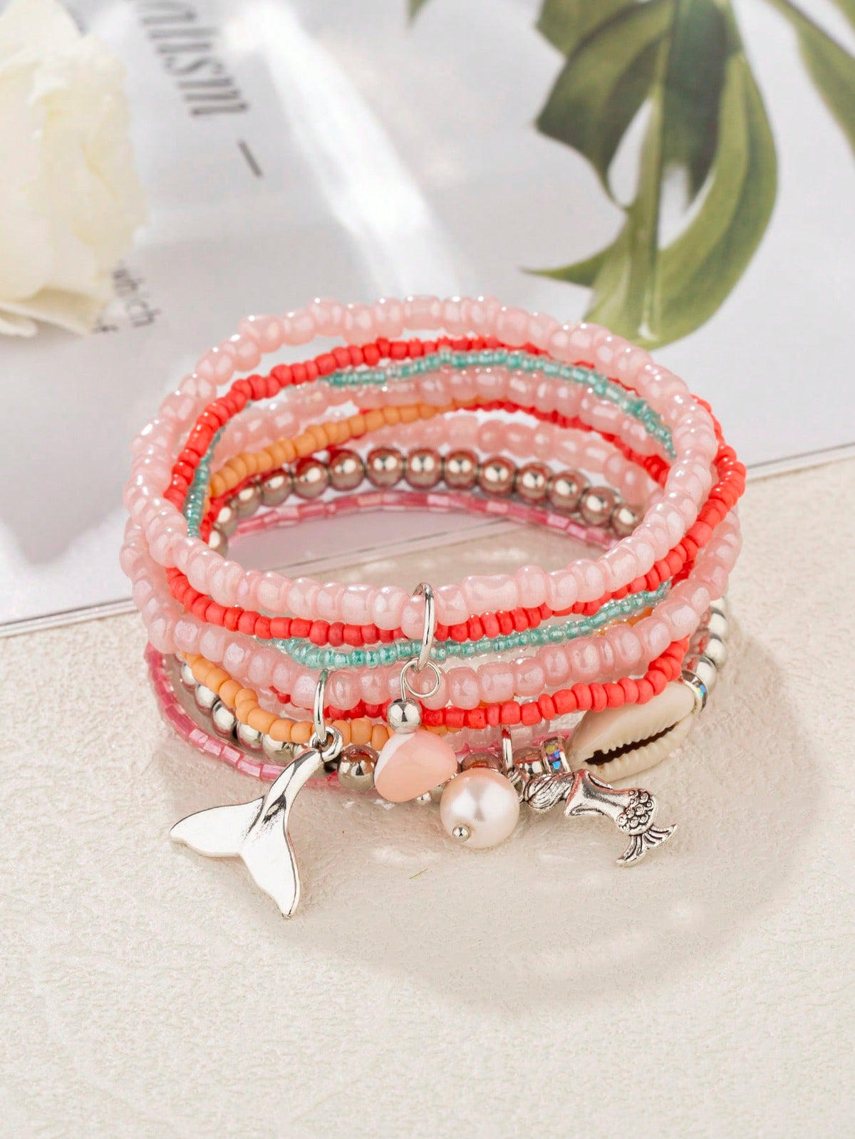 3pcs Glass Beads & Alloy 3D Sea Creature Tail Pendant Decor White Bracelets Set (Turtle, Dolphin, Whale)