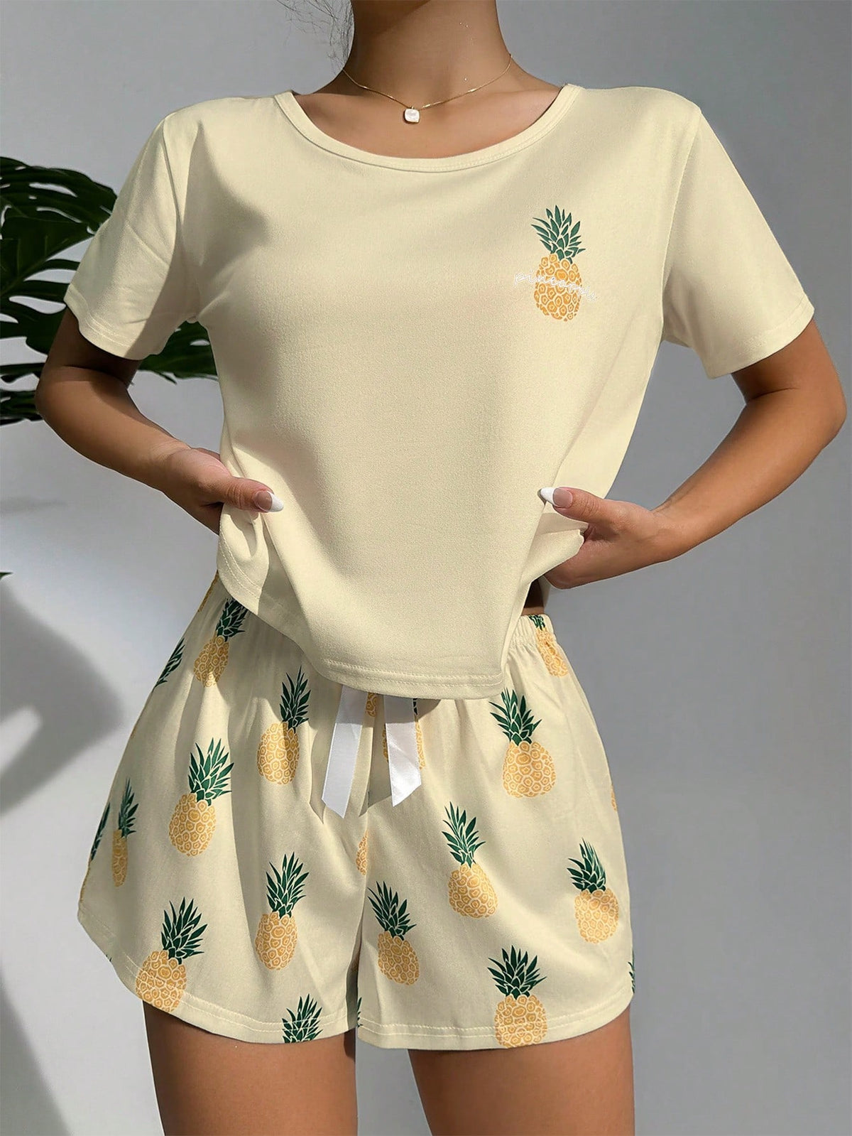 Women's Pineapple Pattern Printed Short Sleeve Pajama Set With Shorts