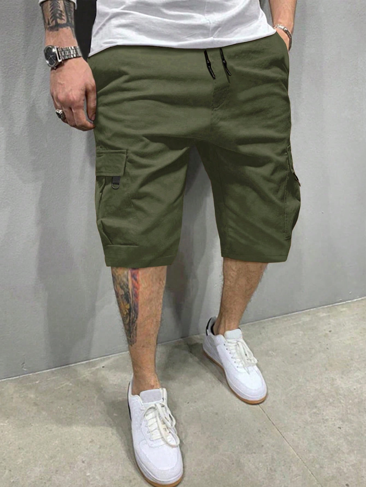 Manfinity Loose Fit Men's Cargo Shorts With Flap Pockets And Drawstring Waist