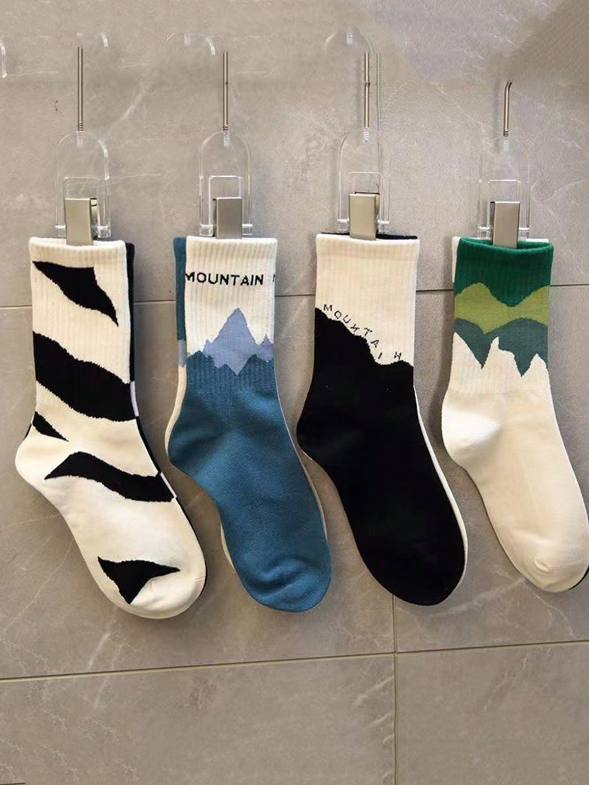 6 Pairs Women's Fashionable Mid-Calf Socks With Letter Pattern