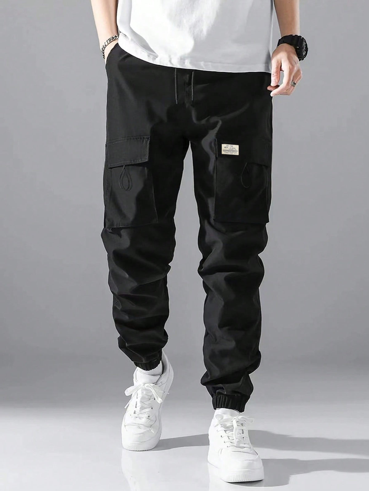 Manfinity Hypemode Men's Loose All-Match Letter Patched Detail Flap Pocket Drawstring Waist Cargo Pants