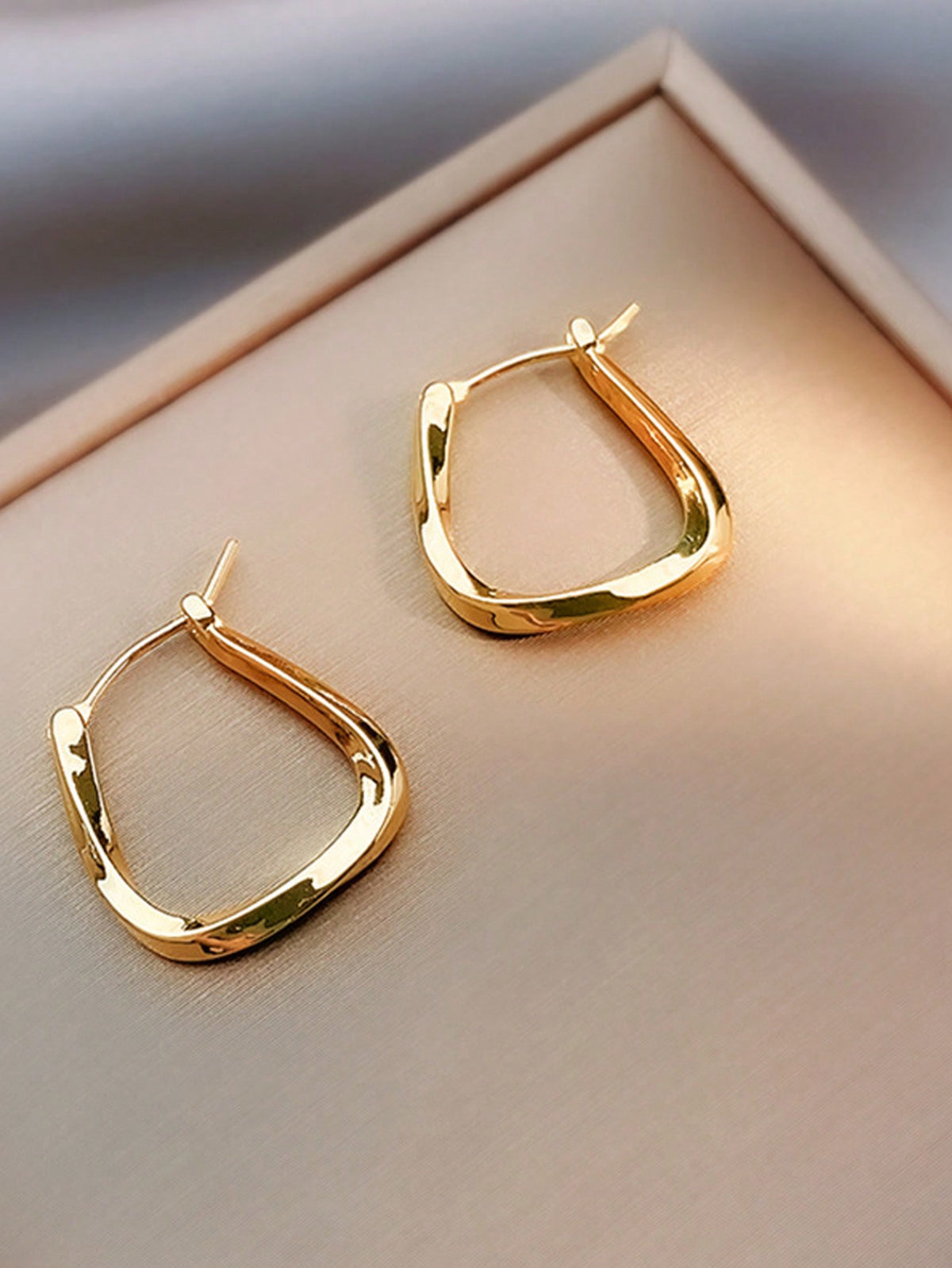 1pair Square Shape Geometric Design Silver Earrings For Women, Suitable For Daily Wear