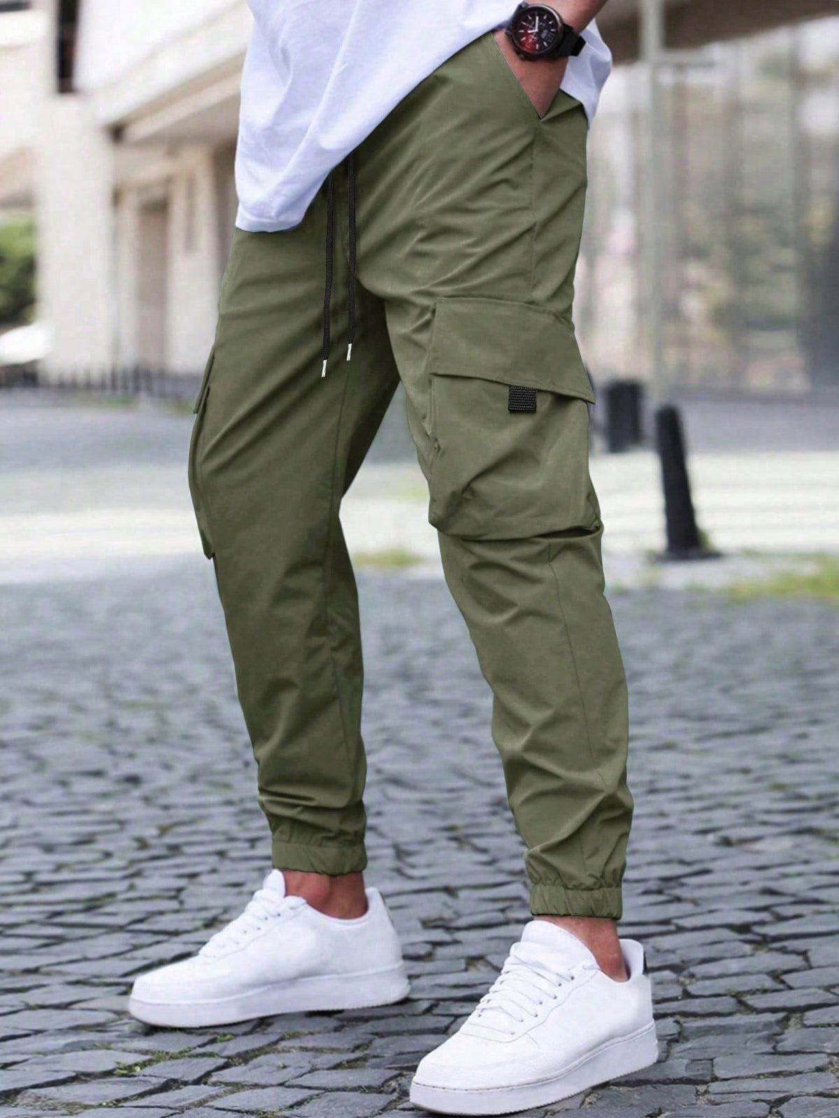 Manfinity Hypemode Men's Loose Flap Pocket Drawstring Waist Cargo Pants